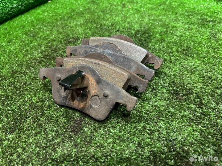 Колодки тормозные Volvo S60 S80 Xc70 V70