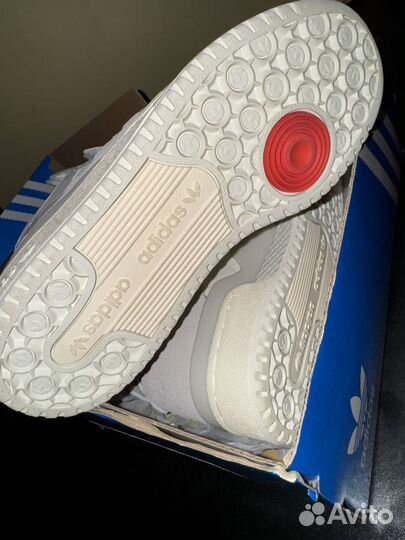 Кроссовки adidas осень-весна