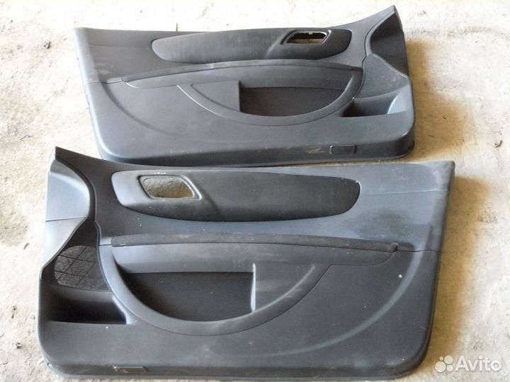Обшивка двери для Citroen C4 3 двери