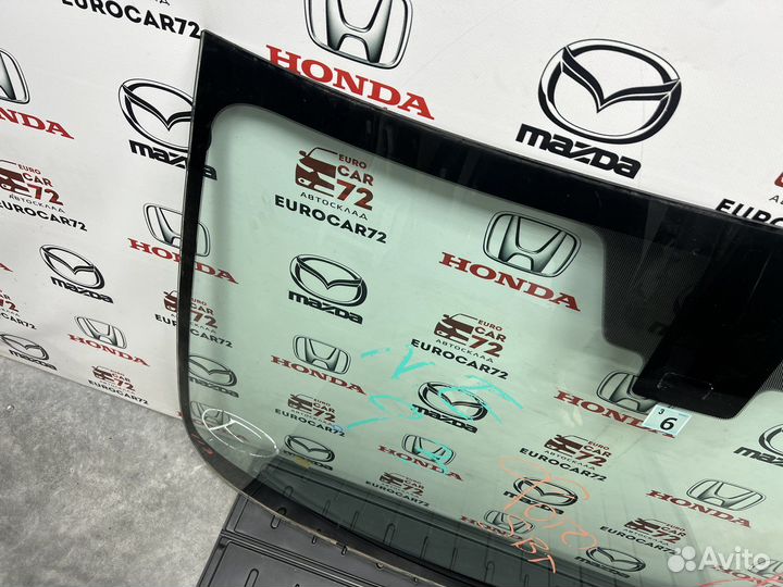 Стекло лобовое переднее Mazda Axela BK 2002-2008