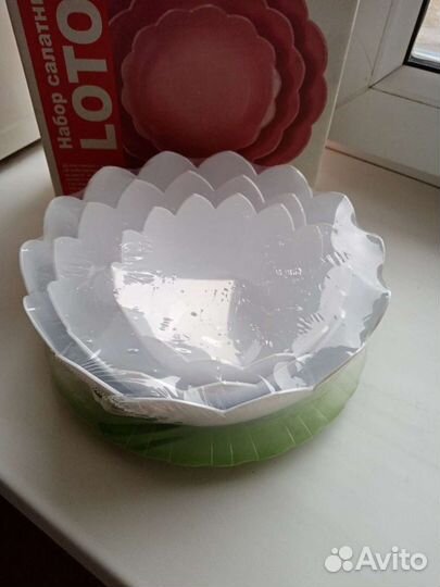 Набор салатников новый
