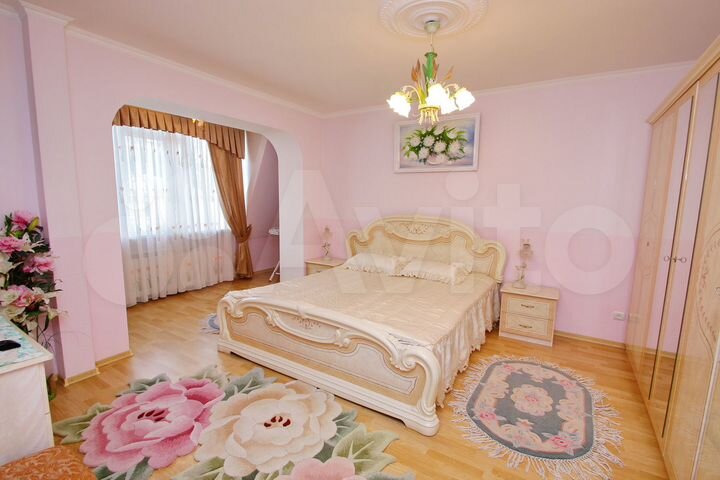 4-к. квартира, 134 м², 4/6 эт.