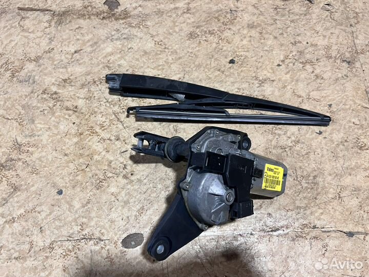 Моторчик стеклоочистителя Mercedes ML /GL / GLE