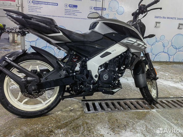 Bajaj Pulsar NS200
