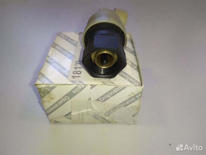 Датчик скорости 46817375 Fiat Brava