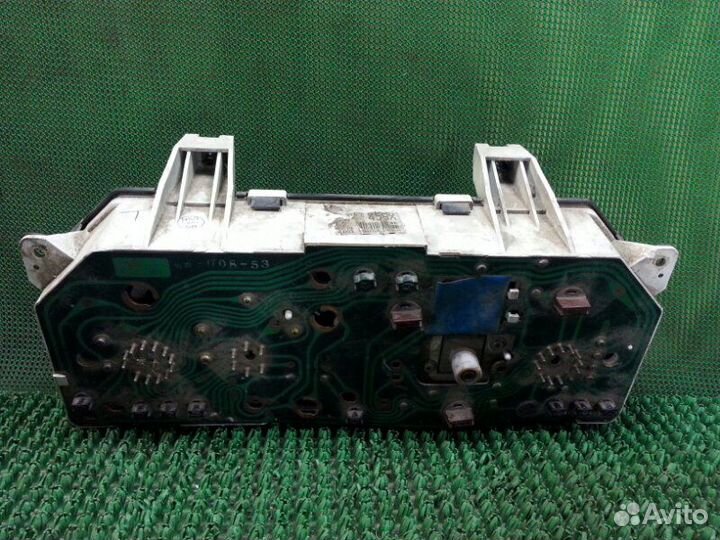 Панель приборов Mitsubishi Delica P25W