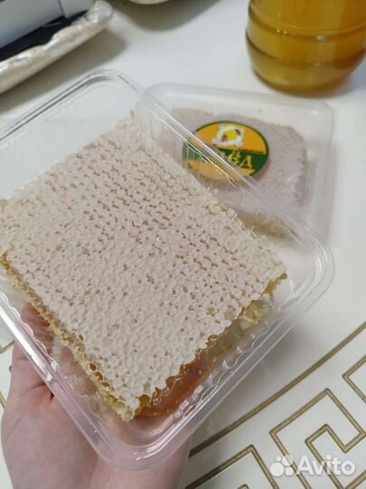 Мёд в сотах