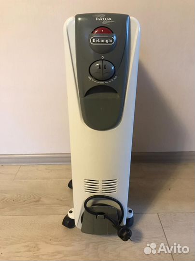 Масляный обогреватель DeLonghi radia