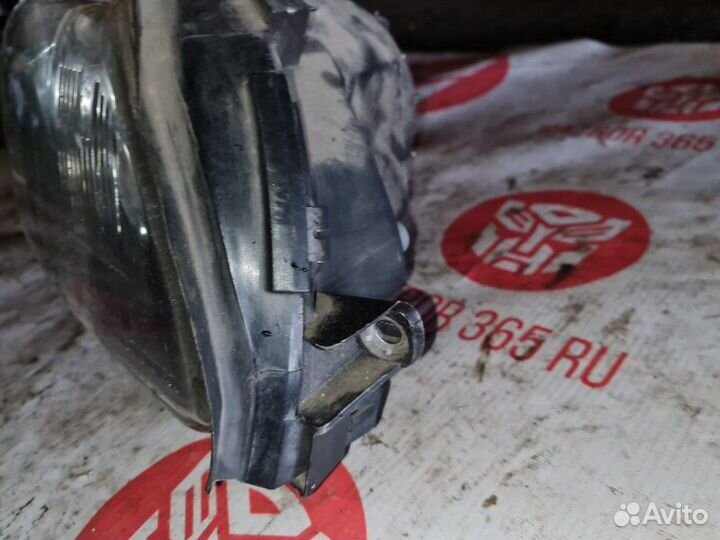 Фара галоген правая Volvo Хс70 2002