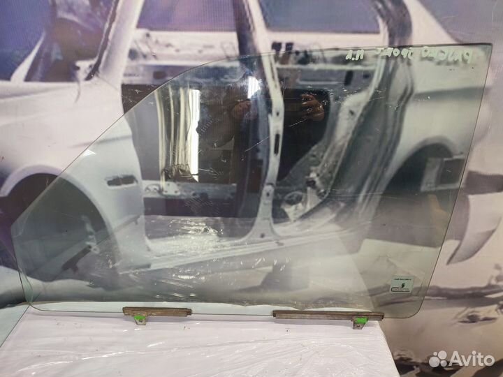 Стекло двери Mitsubishi Pajero Sport