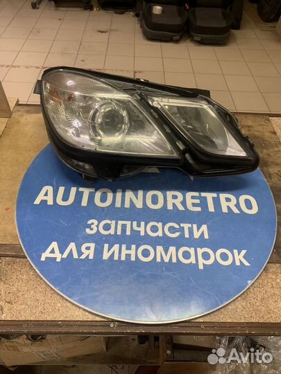 Фара правая Mercedes-Benz W212 дорестайлинг