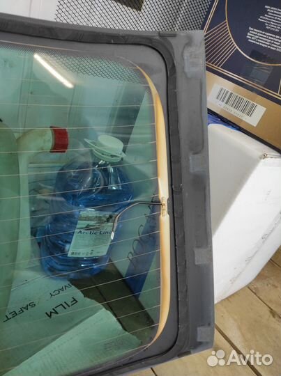 Volkswagen Touareg NF FL стекло крышки багажника