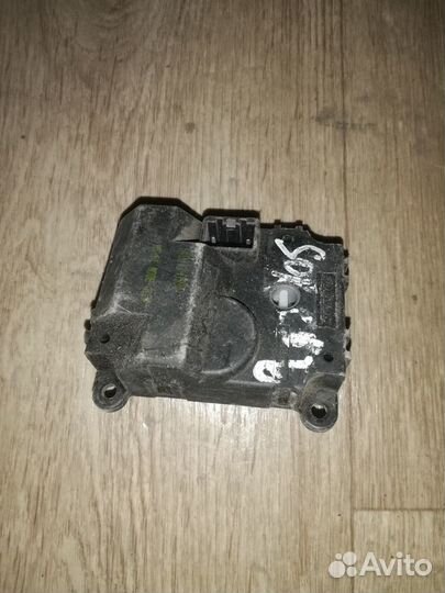 Моторчик заслонки печки Kia Sorento