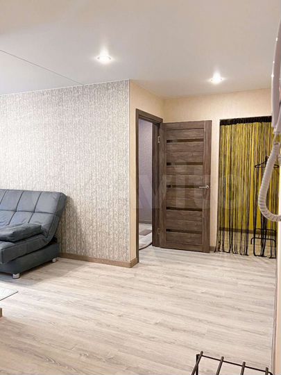 2-к. квартира, 80 м², 1/9 эт.