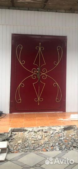 Дверь входная металлическая двухстворчатая
