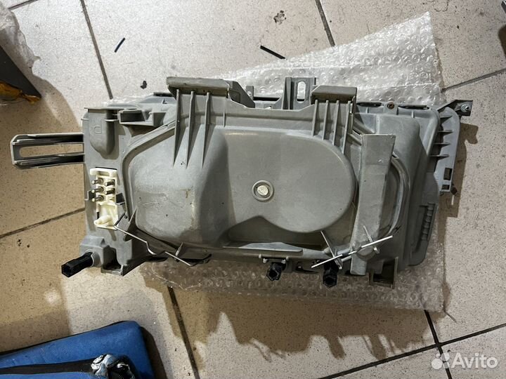 Передние фары mercedes e190