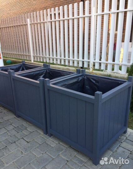 Высокая грядка из дерева. Уличное кашпо. Клумба