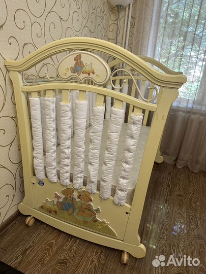 Детская кроватка