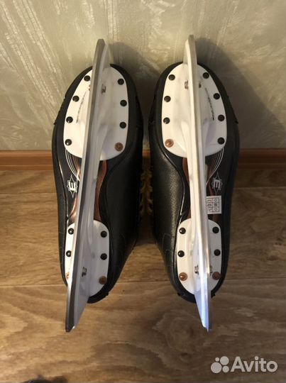 Хоккейные коньки Easton Eq4 Sr 6D