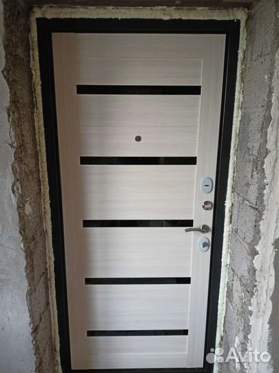 Двери входные в загородный дом