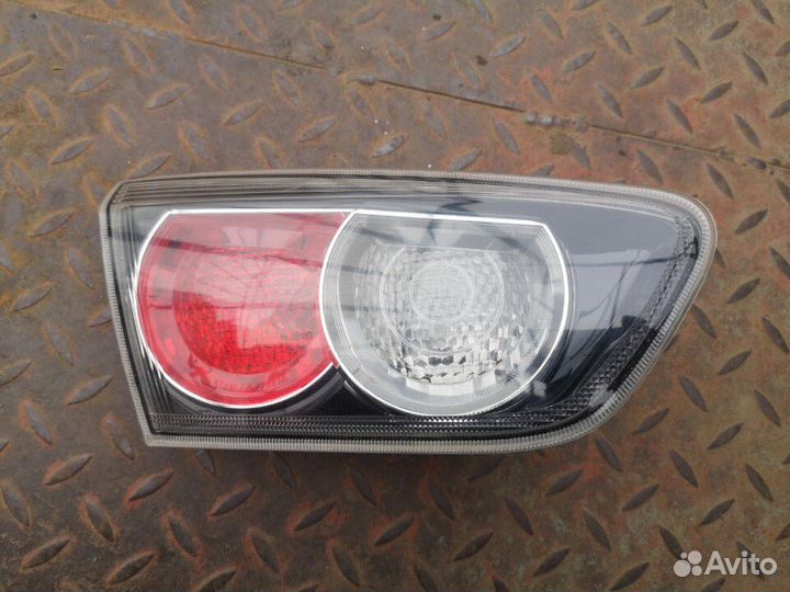Фонарь задний внутренний Mitsubishi Lancer 10 ориг