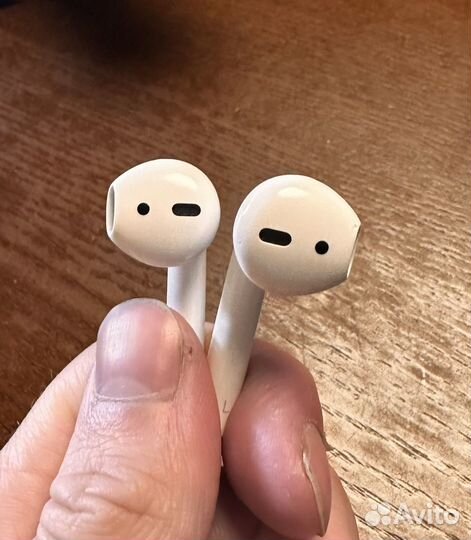 Беспроводные наушники apple airpods