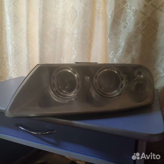 Фары на volkswagen touareg 2004