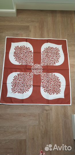 Салфетка- скатерть большие 80*80