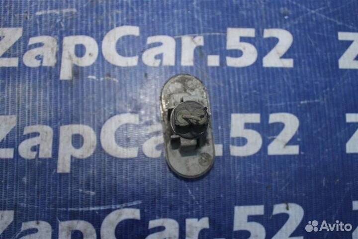 Повторитель на крыло Рено Логан