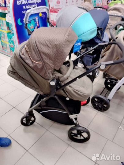 Прогулочная коляска новая