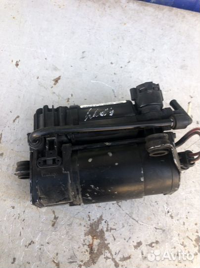 Компрессор на пневма подвеску Mercedes benz e211