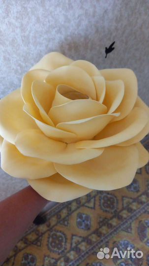 Роза на бокале с диодной свечкой