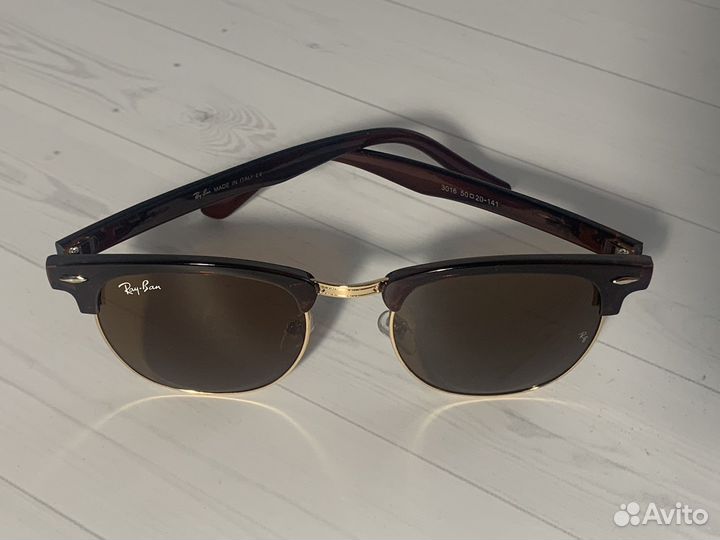 Солнцезащитные очки Ray Ban