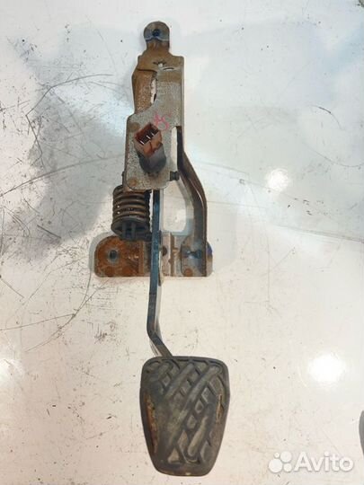 Педаль сцепления Nissan Qashqai J10 K9K 2008