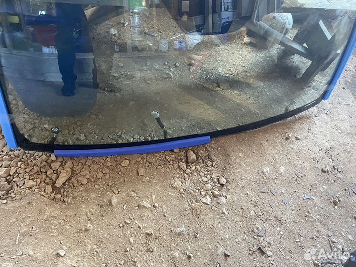 Лобовое стекло на Lc 200