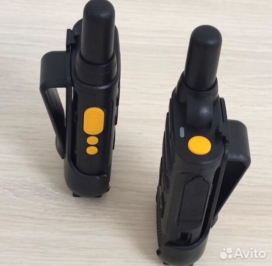 Рация-радиостанция в комплекте с наушниками