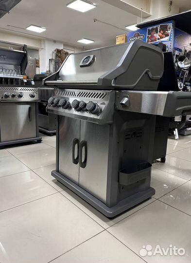 Газовый гриль Napoleon Rogue 525 SE