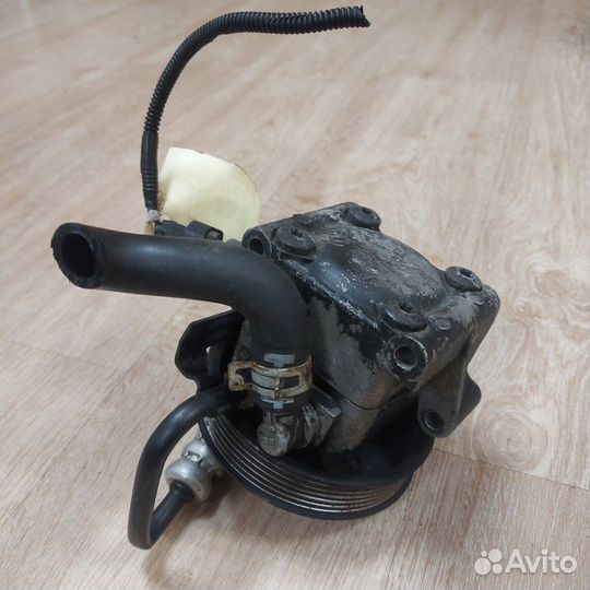 Насос гур Ford Focus hwda 2004-2011