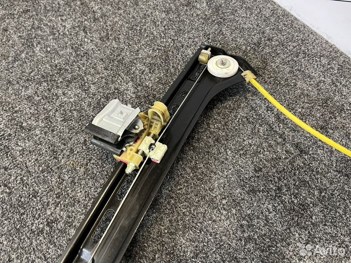 Стеклоподъемник двери правой Mercedes W238 2017