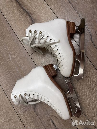Фигурные коньки jackson