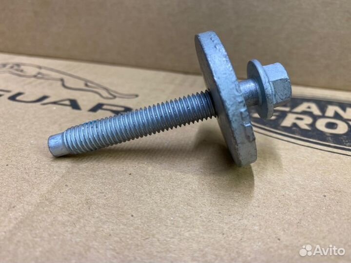 Болт М10*70 ступицы передней LRF2 Land Rover