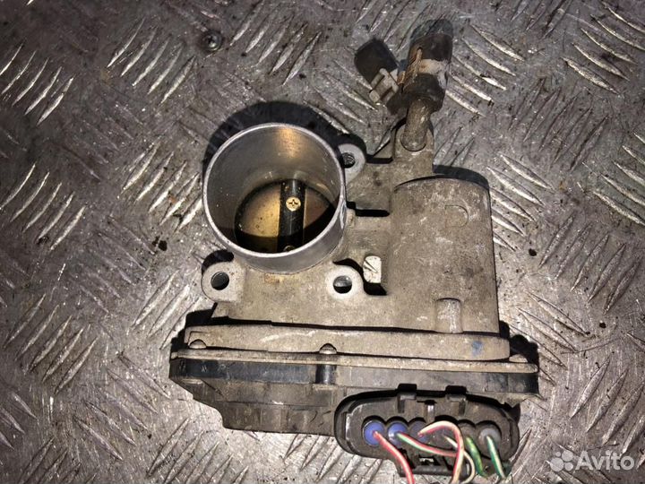 Дроссельная заслонка Мицубиси Кольт 30 MN149258