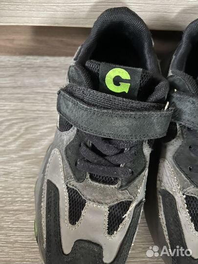 Кроссовки детские