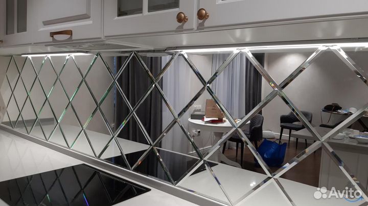 Зеркальное панно, зеркальная плитка