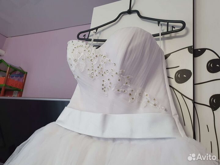 Свадебное платье