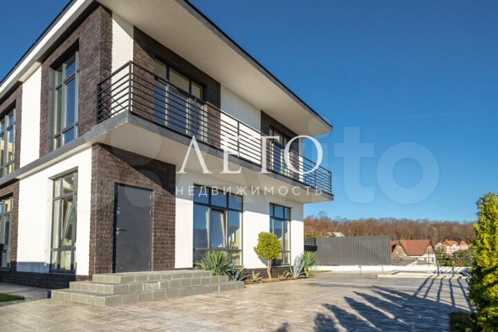 Коттедж 262,5 м² на участке 5 сот.