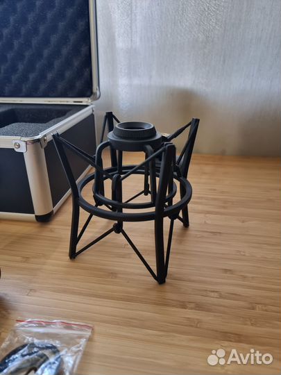 Студийный микрофон AKG P-420