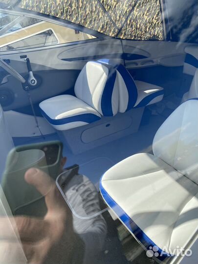 Продам катер Bayliner 212