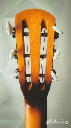 Акустическая гитара