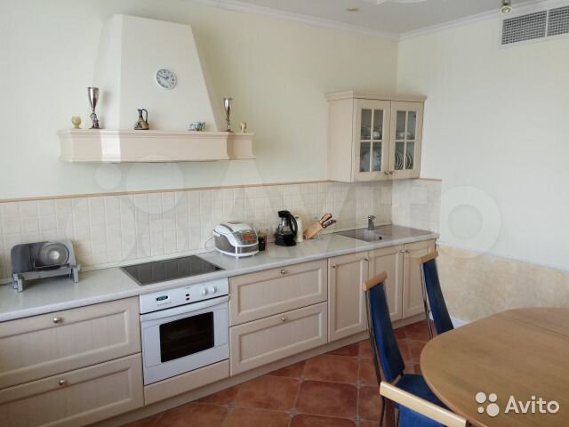 5-к. квартира, 200 м², 16/16 эт.